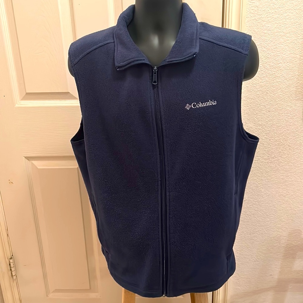 COLUMBIA🏔️Men’s FLEECE Navy VEST Size LARGE